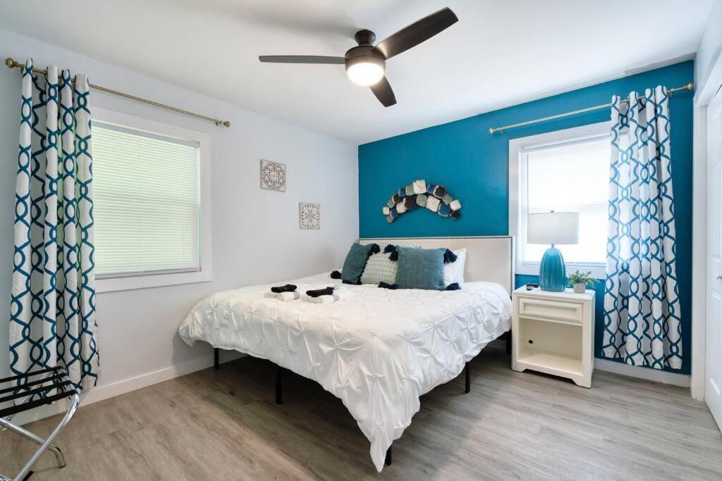 2Br 1Ba Duplex House King Beds Great For Small Groups Close To All Uptown Charlotte Attractions Exterior photo