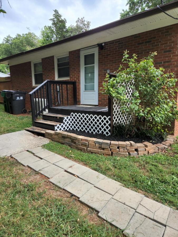 2Br 1Ba Duplex House King Beds Great For Small Groups Close To All Uptown Charlotte Attractions Exterior photo